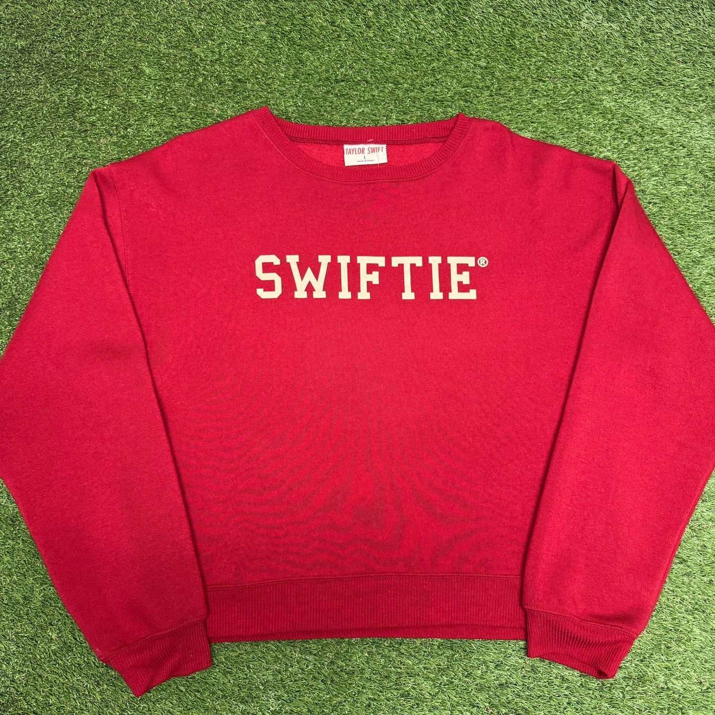 Taylor Swift Sweatshirt Large 23x23