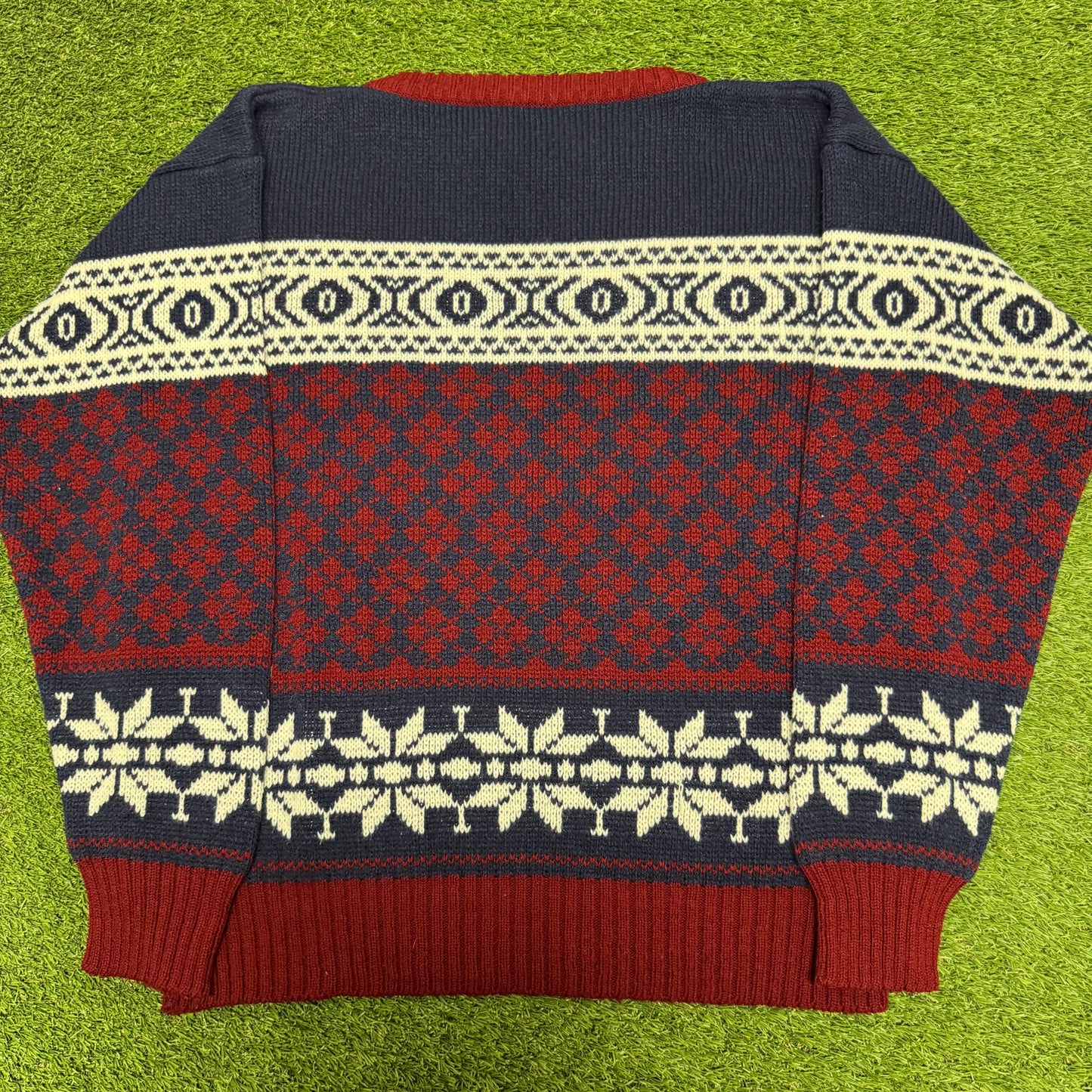 Snowflake Pattern Knit Medium