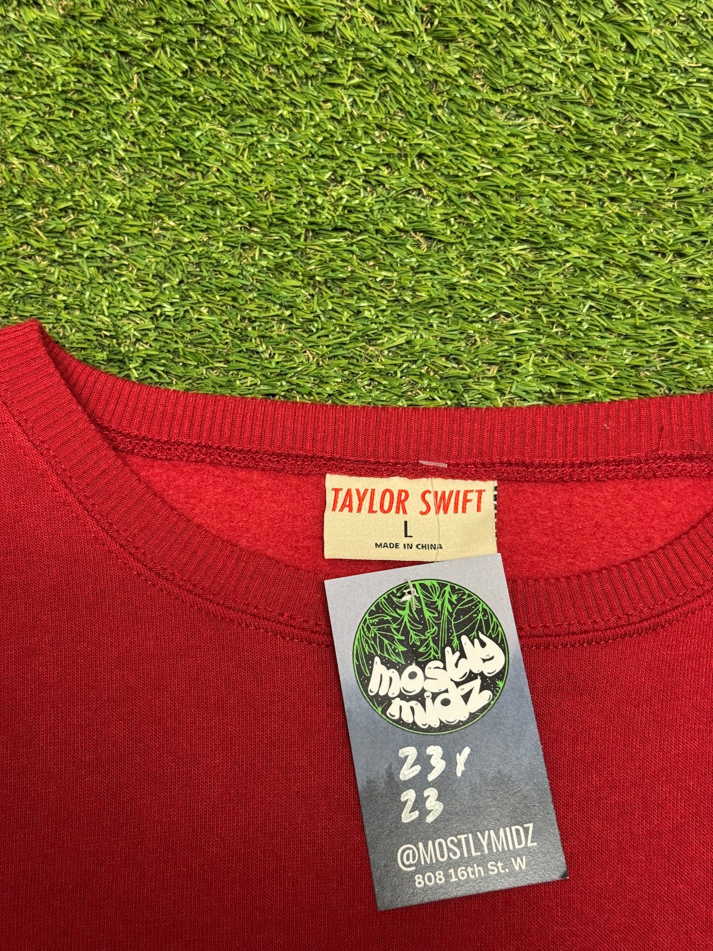 Taylor Swift Sweatshirt Large 23x23