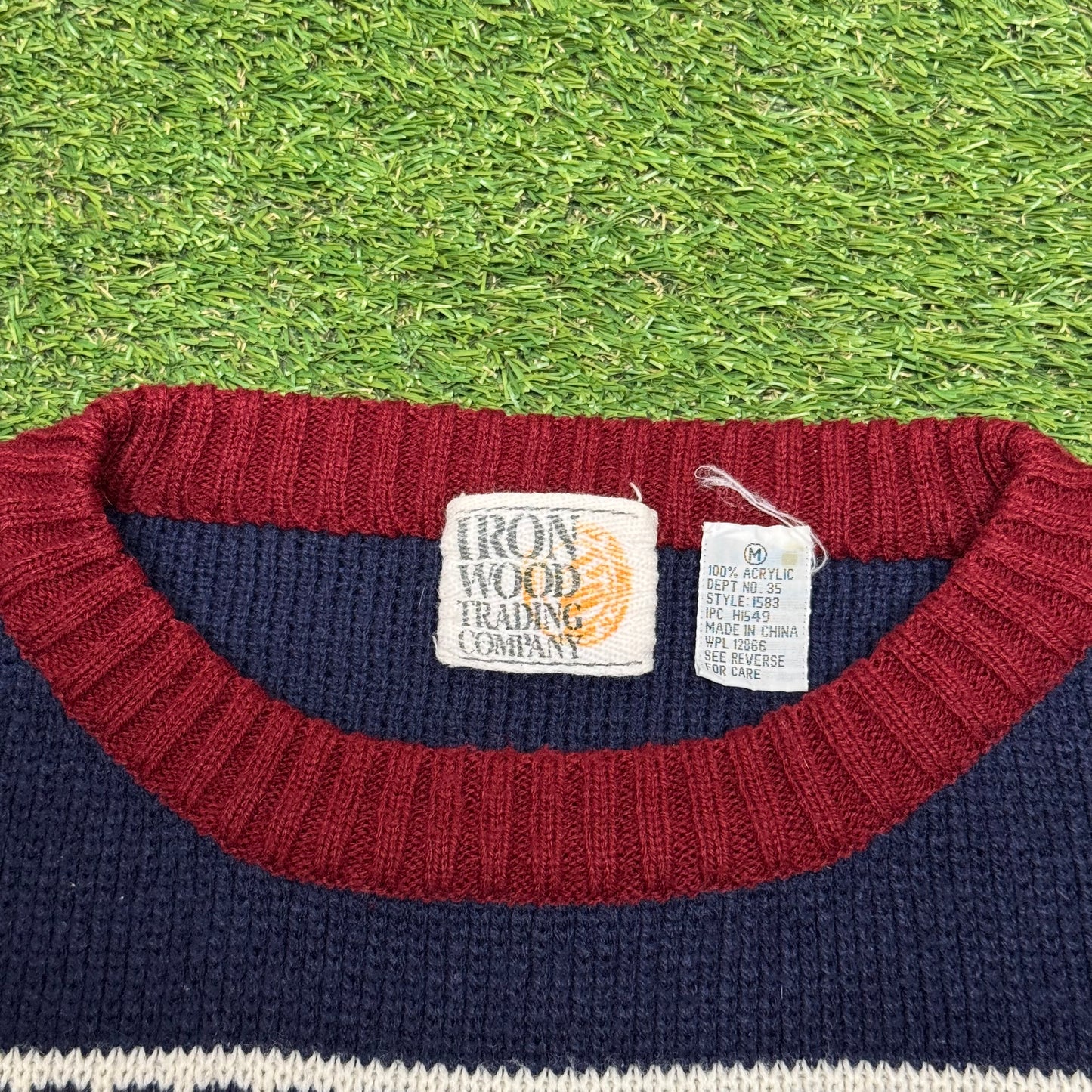 Snowflake Pattern Knit Medium