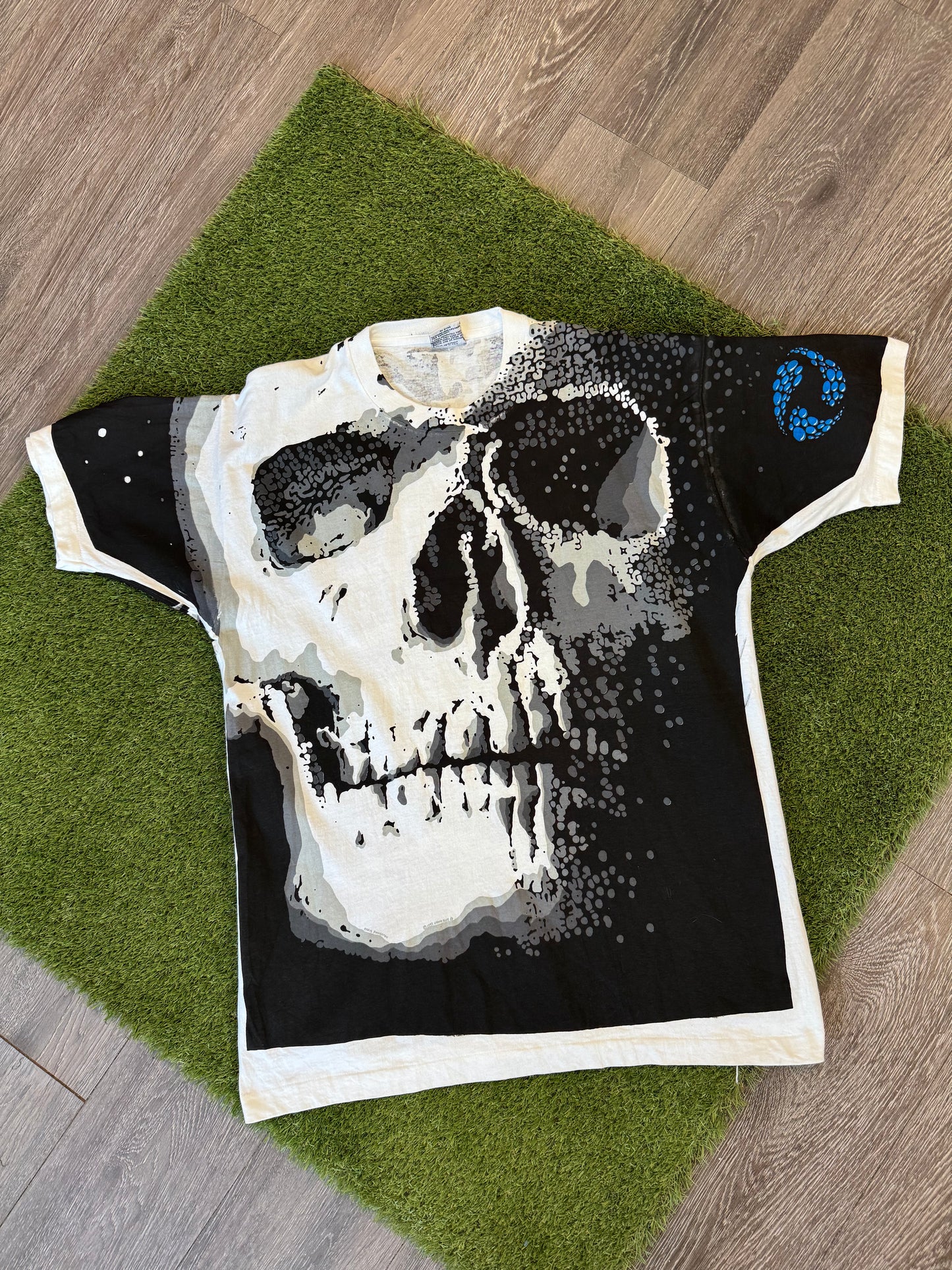 Liquid Blue Skull 1992 Size XL