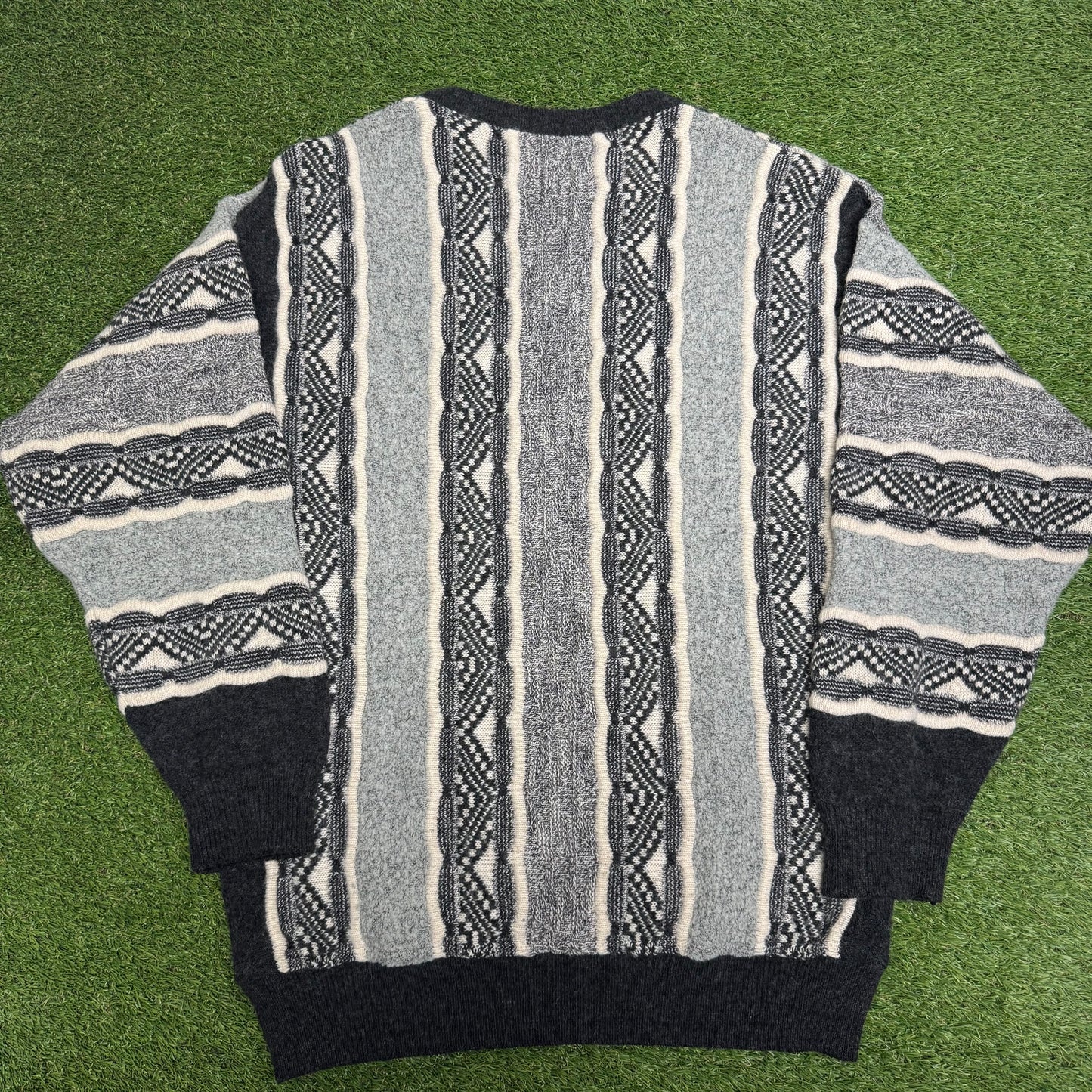 Vintage 3D Knit Sweater Fits Large
