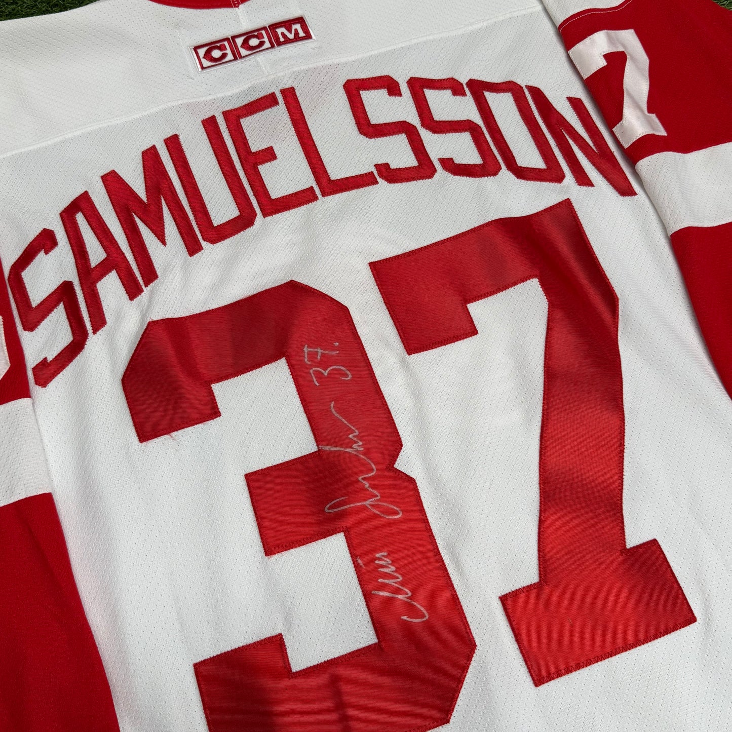 Mikael Samuelsson Detroit Redwings Autographed Hockey Jersey