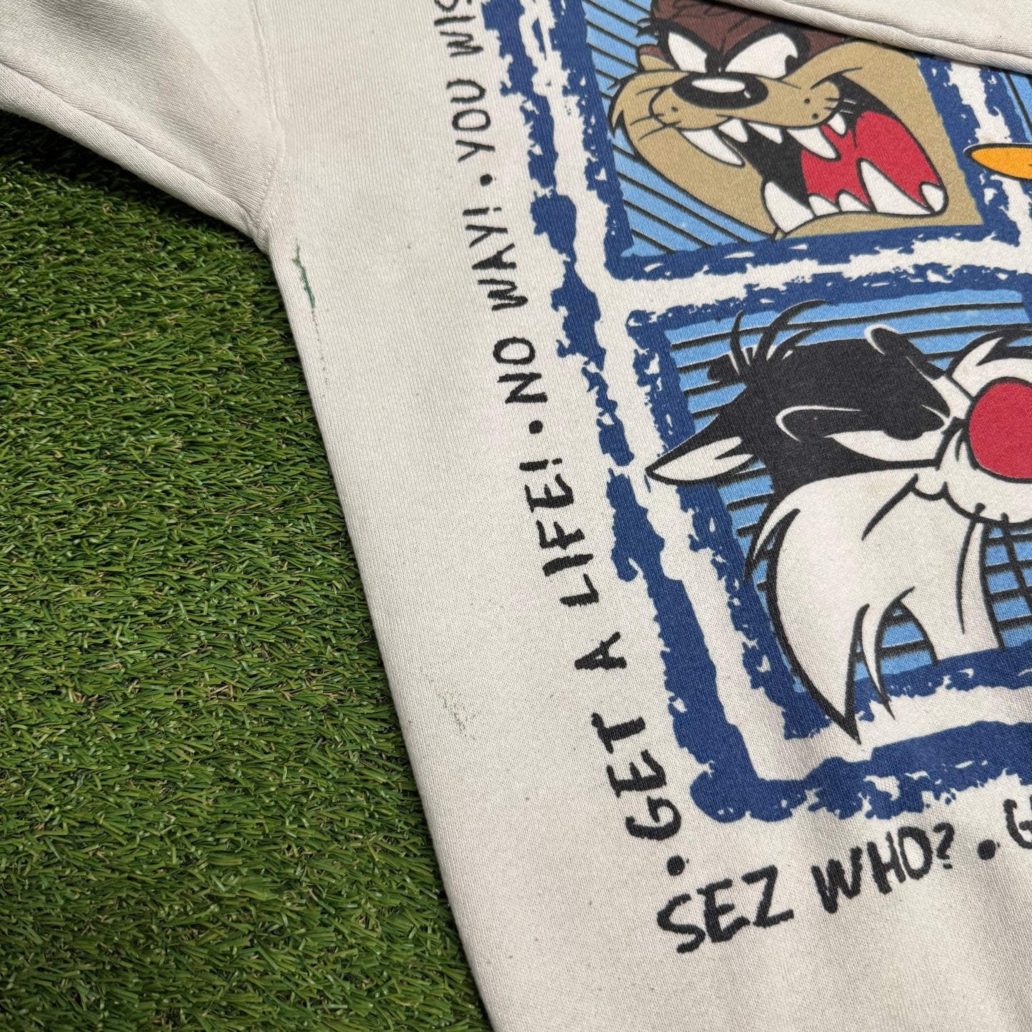 Vintage Looney Tunes Sweatshirt 24x25