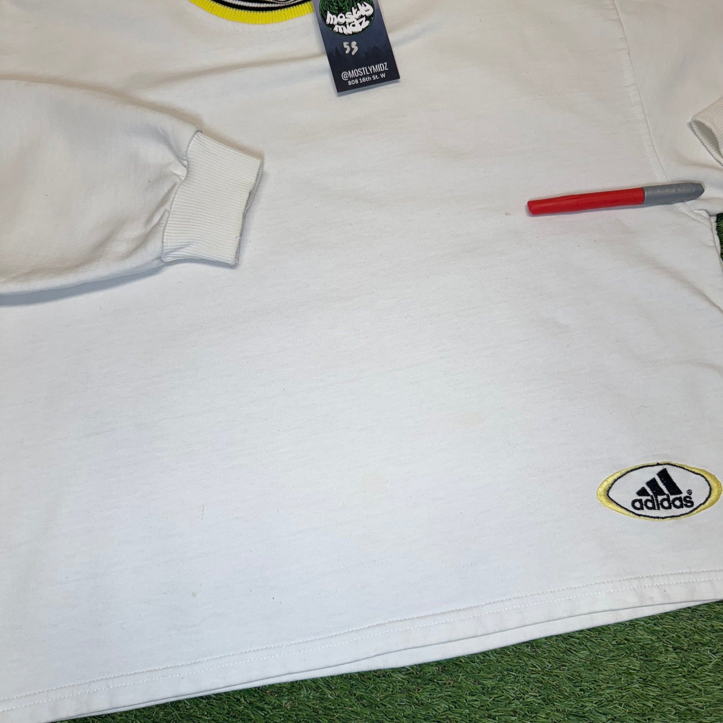 Vintage Adidas Sweatshirt 23x22