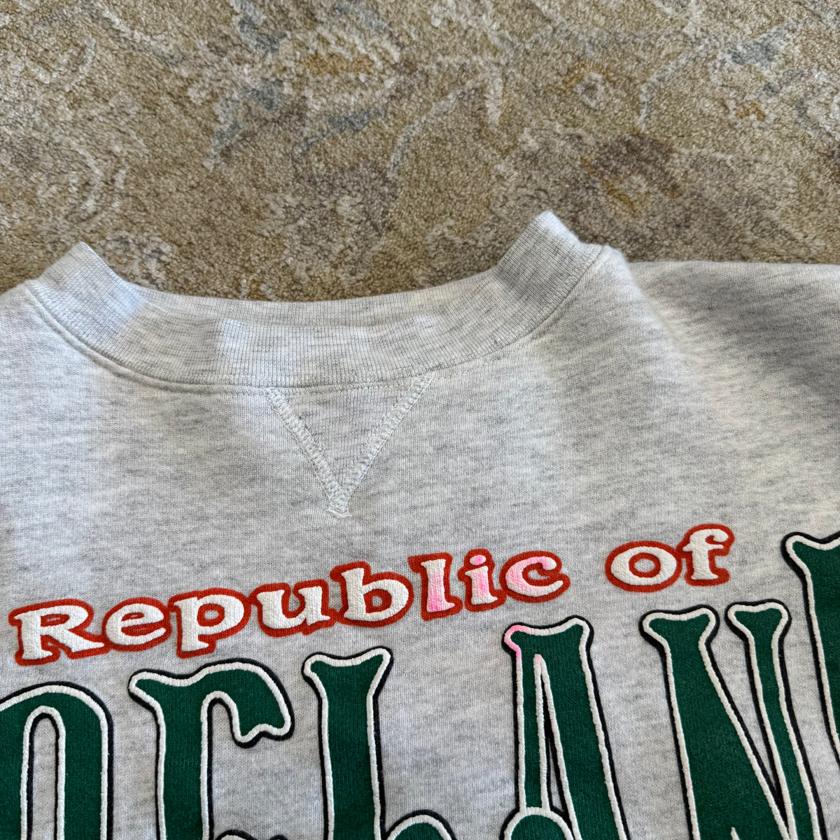 Vintage Republic of Ireland Embroidered Crewneck Sweatshirt