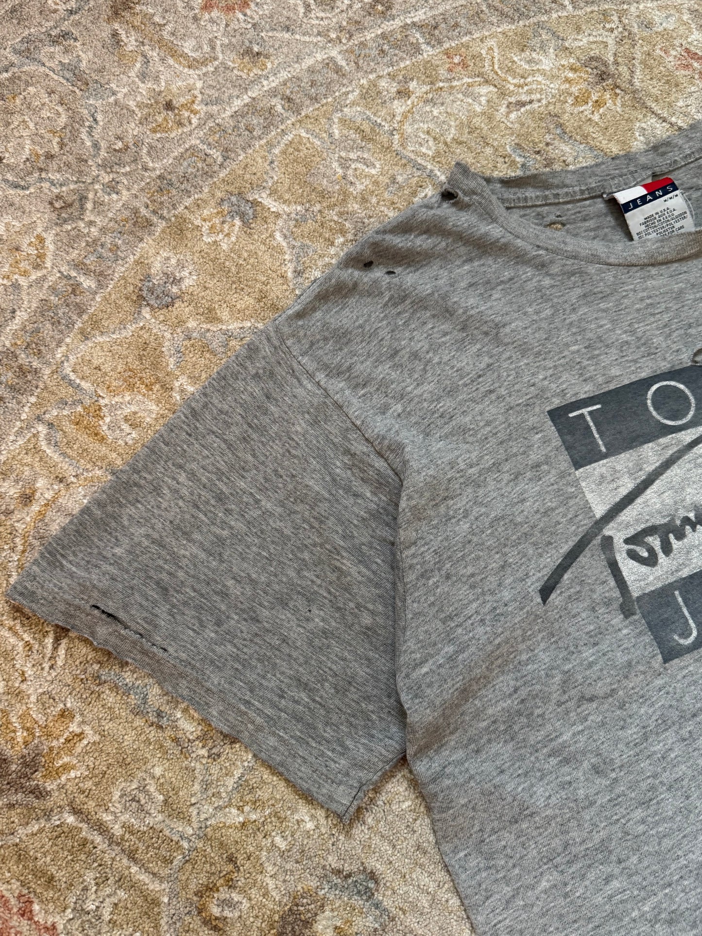 Distressed Tommy Hilfiger T-Shirt Medium Vintage