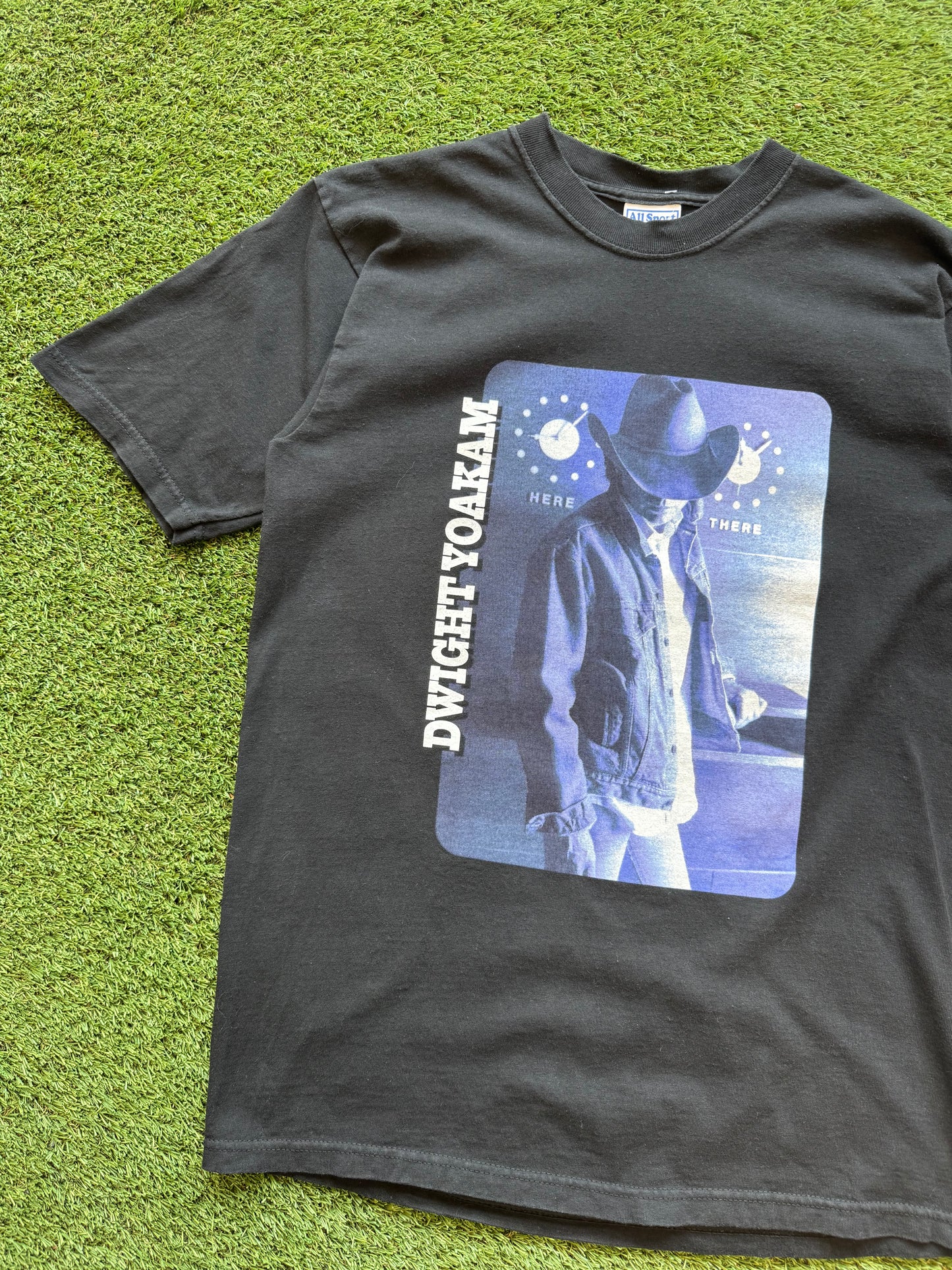 ‘02 Dwight Yoakam Tour T-Shirt Medium